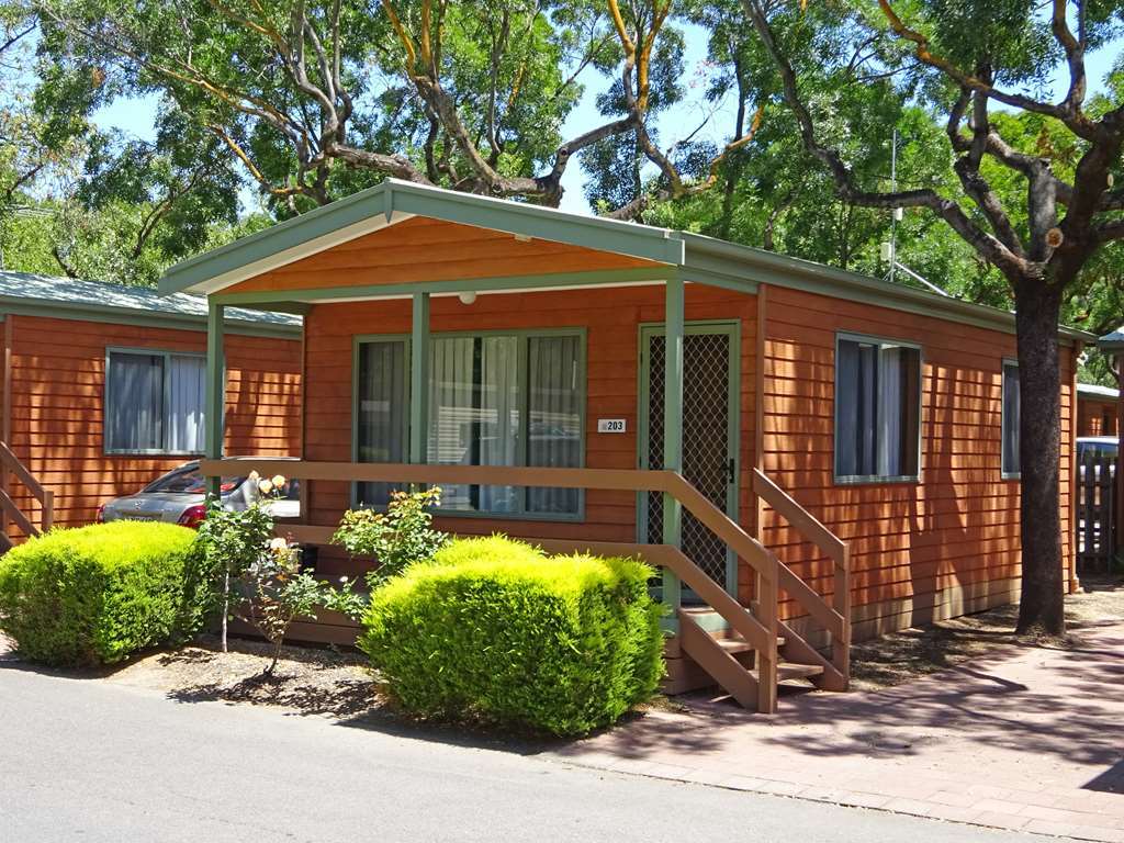 Adelaide Caravan Park - Aspen Holiday Parks Bagian luar foto