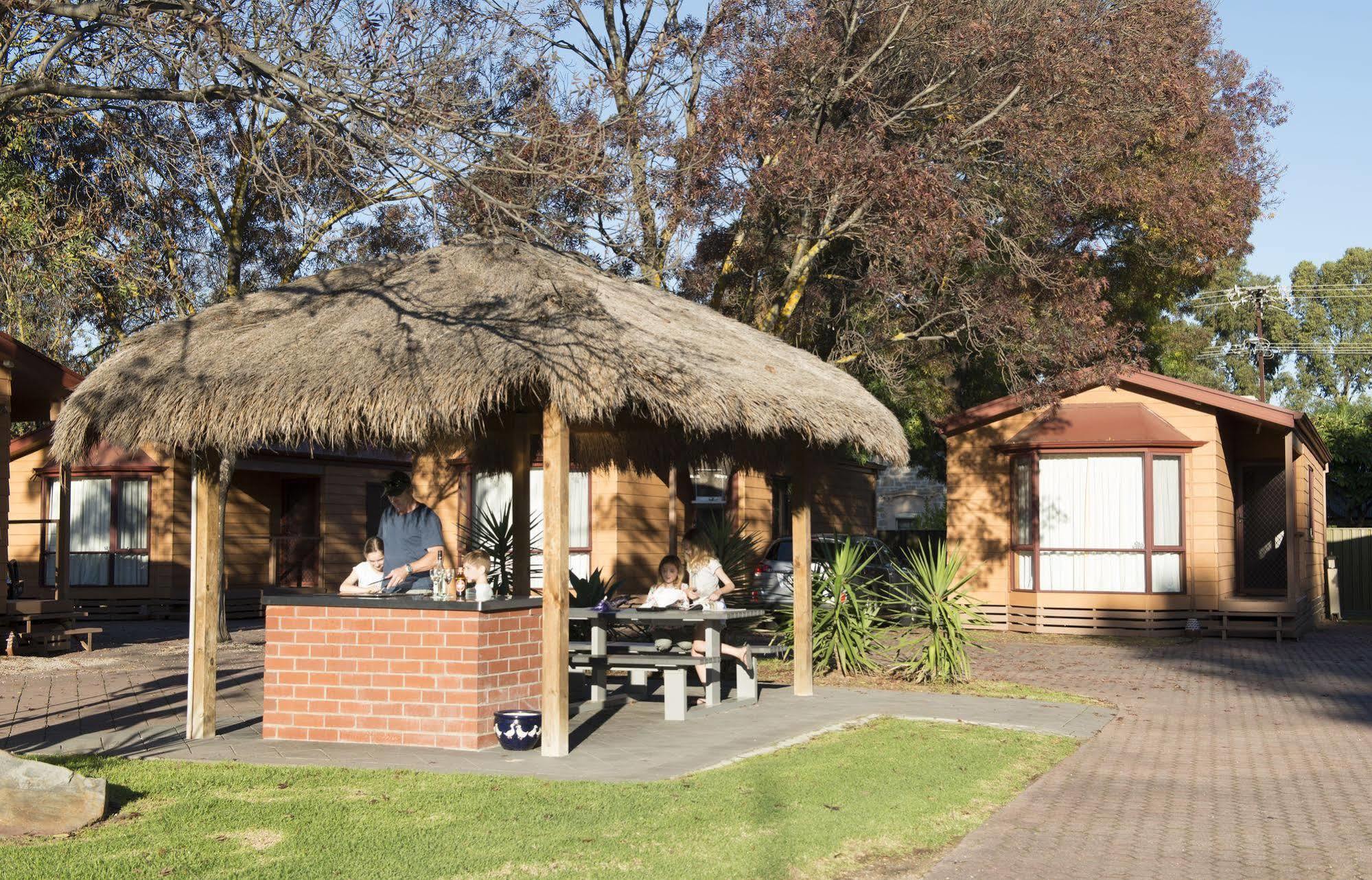Adelaide Caravan Park - Aspen Holiday Parks Bagian luar foto