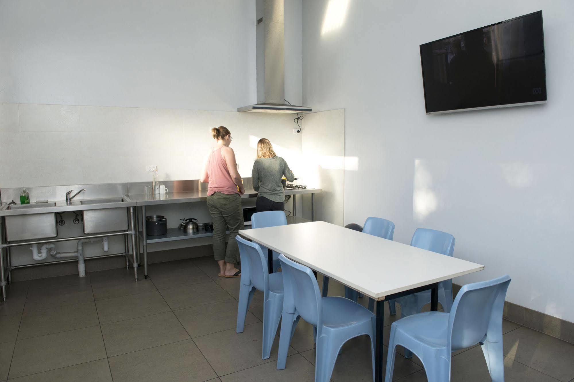 Adelaide Caravan Park - Aspen Holiday Parks Bagian luar foto